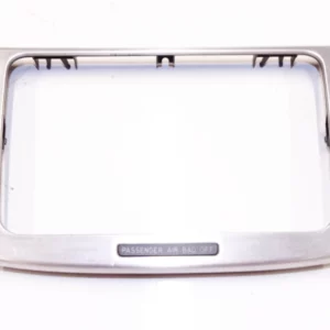 Интериорна лайсна около навигация  за VW Passat 6 Variant (B6.3c5) 2.0 TDI 140 hp BKP (combi) - Image 1