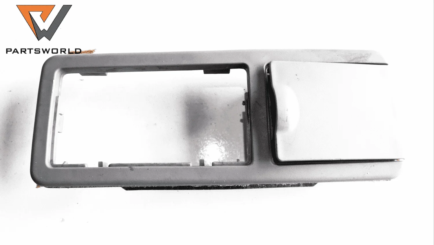 Лайсна около плафон таван заден десен за VW Touareg 2.5 TDI (R5) 174 hp (7L) (SUV)