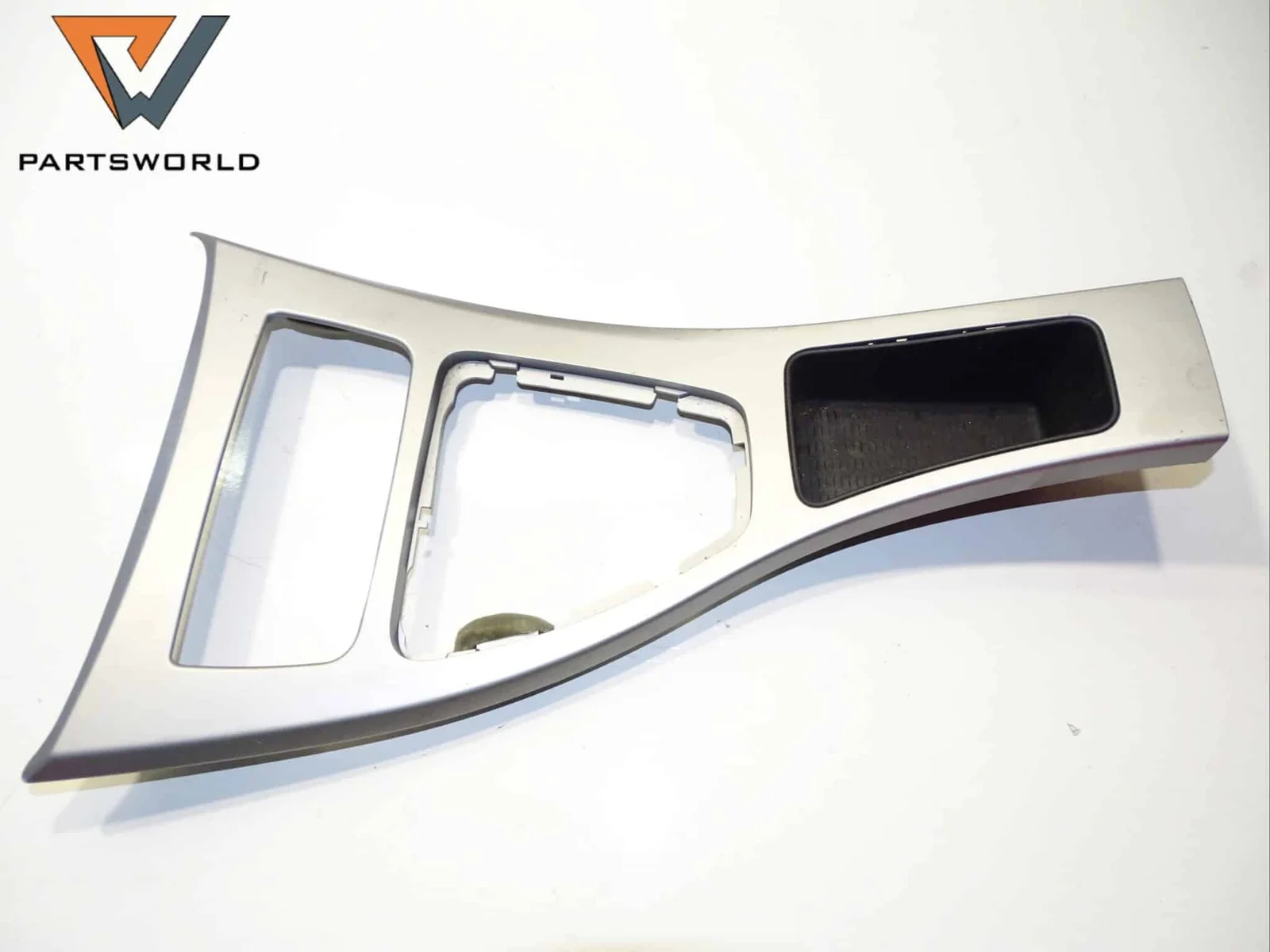 Лайсна около скоростен лост за BMW 320d 2.0 d 163 hp (E91) (combi)