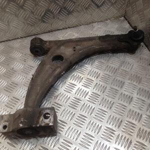 Преден носач за VW Passat B6, /2005-2010/, /десен/