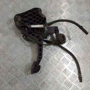 Педал VW Passat B6 2.0TDI 2006г.