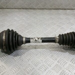 Полуоска VW Passat B6 2.0TDI 140hp 2006г.(предна лява)