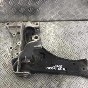 Преден ляв носач VW Passat B6,2.0TDI,140кс.,2006г.