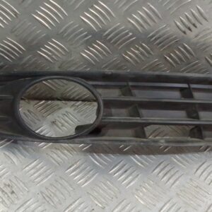 Решетка предна броня VW Passat B6 2007г.