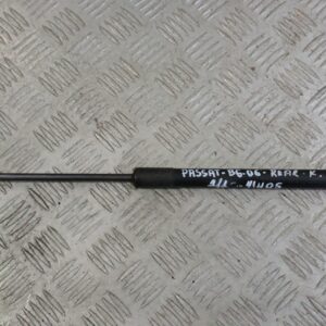 Амортисьор заден капак VW Passat B6 2006г.