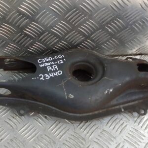 Носач Mercedes C350 CDI W204 2012г.(заден десен)