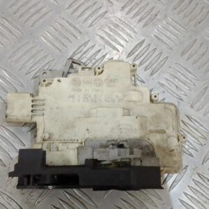 Брава врата VW Passat B6 2005г.(задна лява)