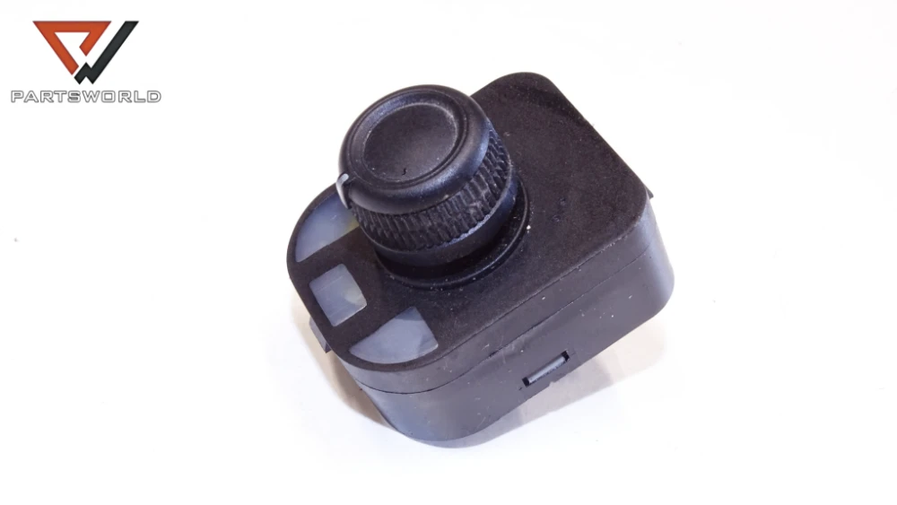 Ключ реглаж огледала 8k0959565 за audi a4 (b8 8k) 2.0 tdi 143 hp (avant) Ключ реглаж огледала 8k0959565 за audi a4 (b8 8k) 2.0 tdi 143 hp (avant)