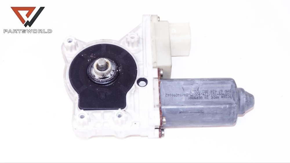 Машинка ел. стъкло предна дясна за Bwm 7-series (e65) 4.4 I 333 Hp (sedan) Dsc03151_partsworld