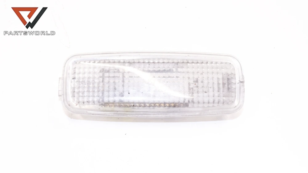 Плафон преден десен за audi a6 (4f,c6) quattro 3.0 tdi 224 hp (sedan) Плафон преден десен за audi a6 (4f,c6) quattro 3.0 tdi 224 hp (sedan)