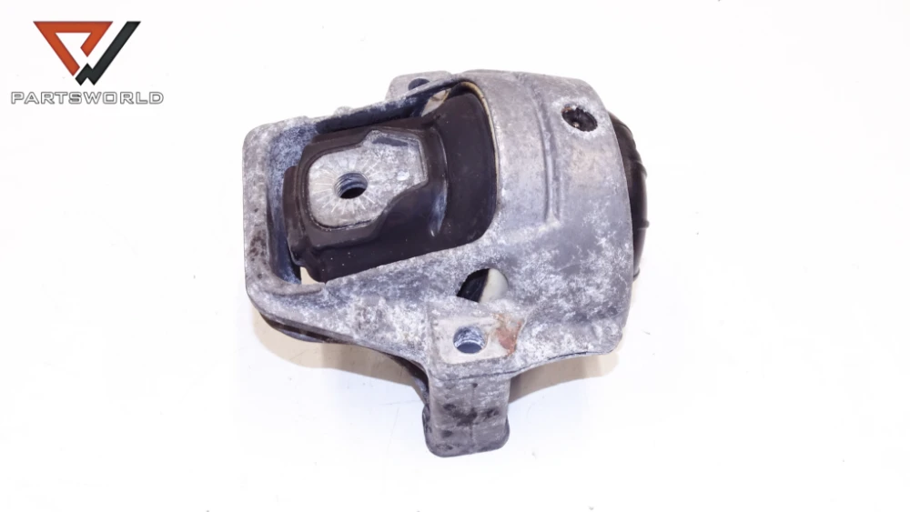 Тампон двигател 8k0199381 за audi a4 (b8 8k) 2.0 tdi 143 hp (avant) Тампон двигател 8k0199381 за audi a4 (b8 8k) 2.0 tdi 143 hp (avant)