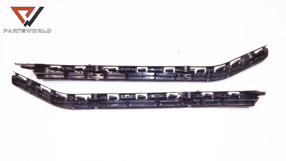 Водачи предна броня А204880330 A2048800430 за Mercedes-Benz C-class (W204) C 180 1.8 Kompressor 156 hp (sedan)